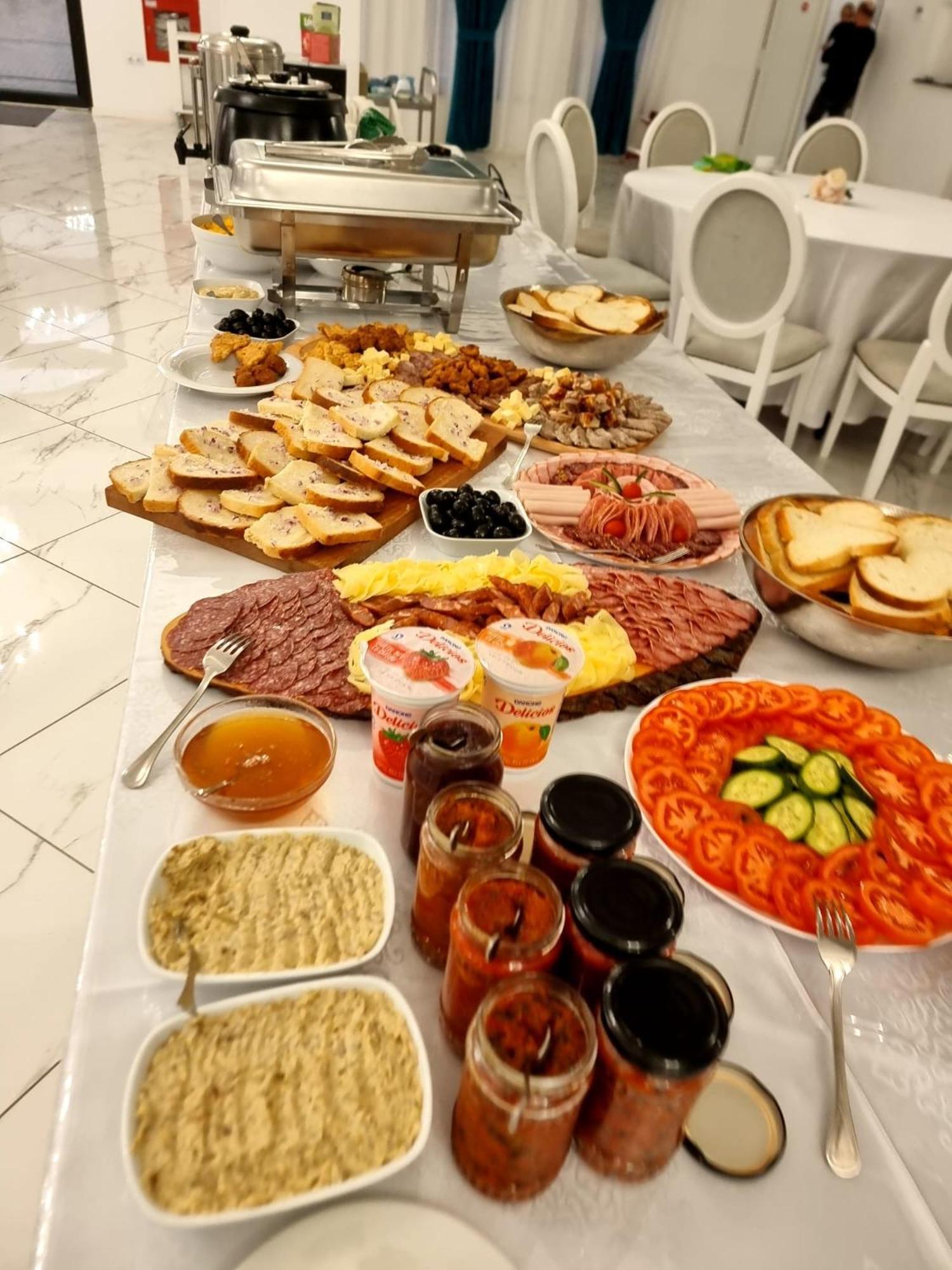 Evenimente Edelweiss Hotel Izakonyha Kültér fotó