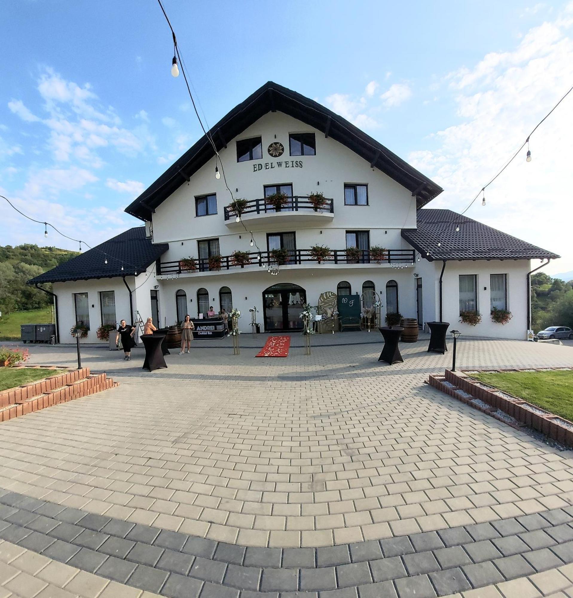 Evenimente Edelweiss Hotel Izakonyha Kültér fotó